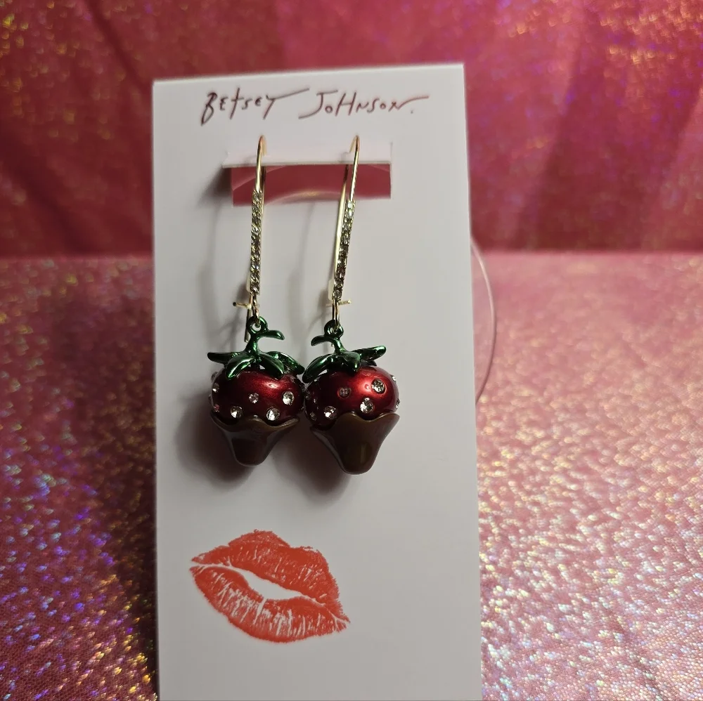 SOLD Betsey Johnson Love Spell Chocolate Dipped Strawberry Dangle Earrings! - Picture 4 of 10